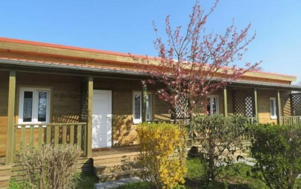 Domaine Des Epinettes 호텔 Saint-Romain-de-Jalionas 외부 사진